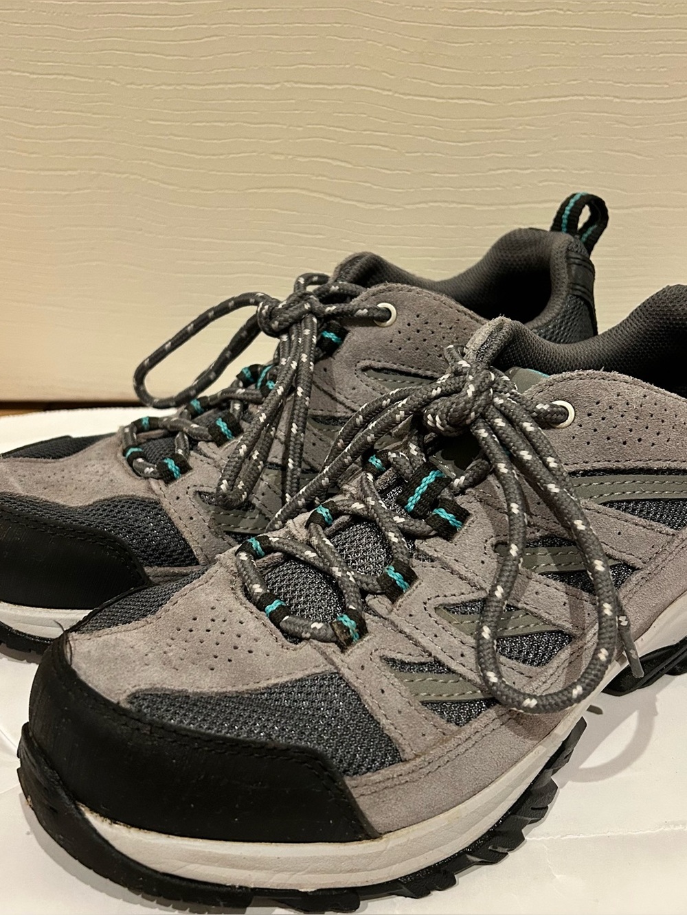 Worn 2X Columbia Crestwood trail shoe Grey and Teal Women's Trail Shoe size 8.5 - Picture 4 of 8